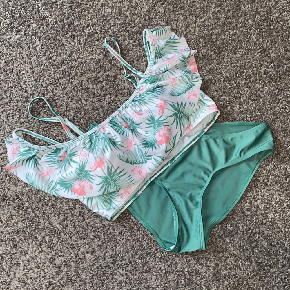 Beautiful Large Bobbie Brooks 2-Piece Swimsuit